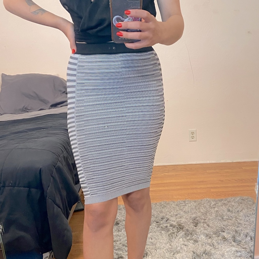 Bebe Black and White Striped Fitted Skirt Size M-L